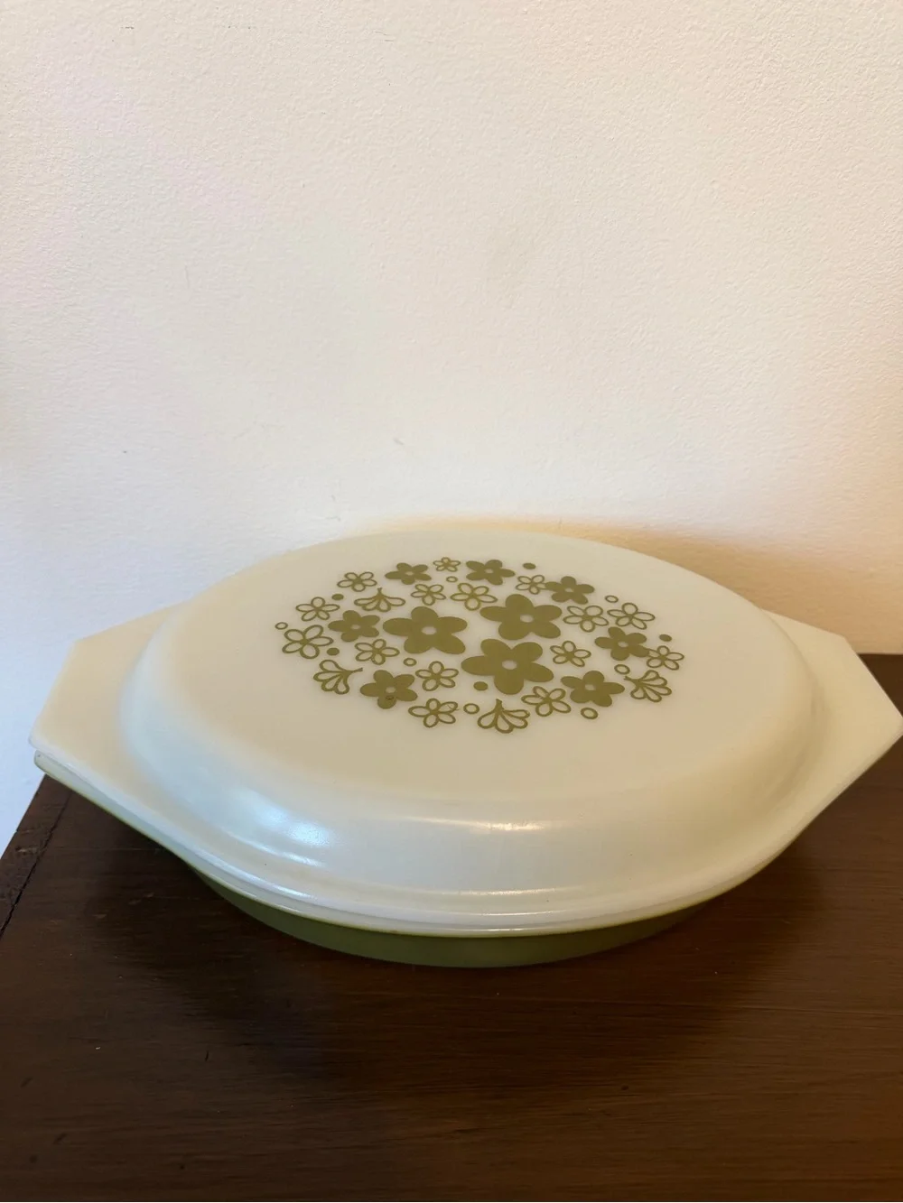Pyrex White and Olive Green Floral Covered Casserole 1 Quart